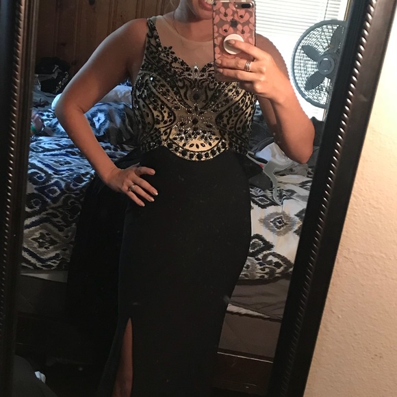 Dresses & Skirts - Formal dress